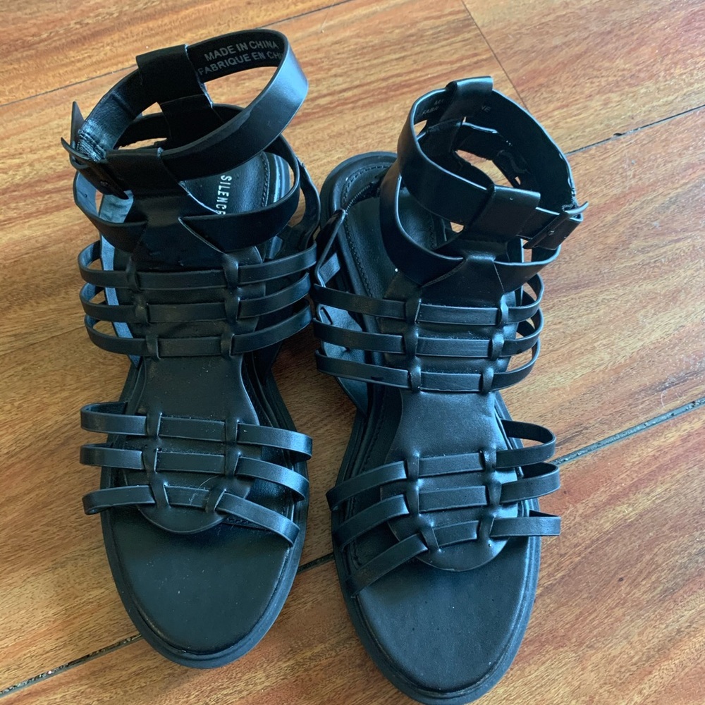🆕❤️Urban Outfitters Silence &Noise Gladiat…
